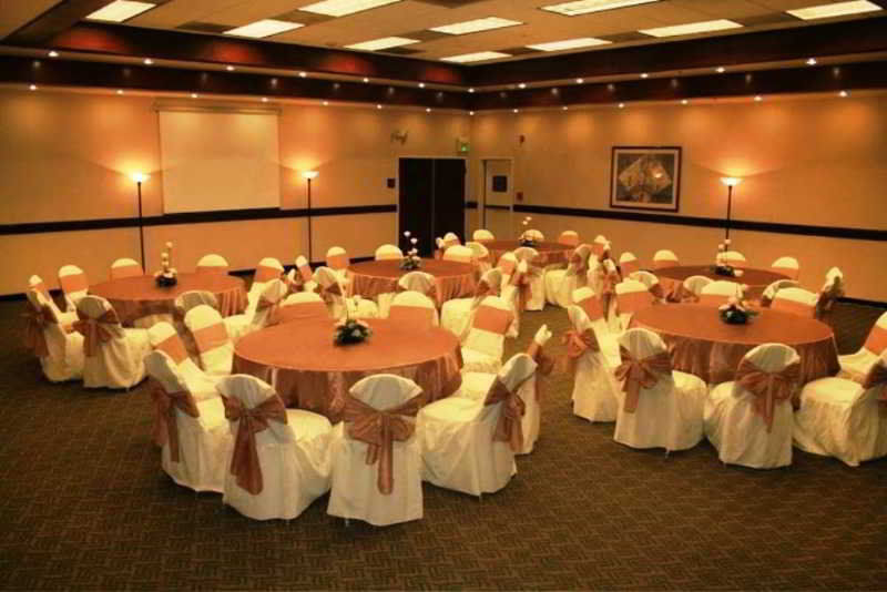 Wyndham Garden Monterrey Norte San Nicolas de los Garza Ресторан фото